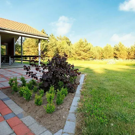 Three-bedroom Holiday In By 1 * Ans