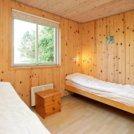 Casa de Férias Three-bedroom Holiday In By 1 Ans