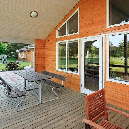 Three-bedroom Holiday In By 1