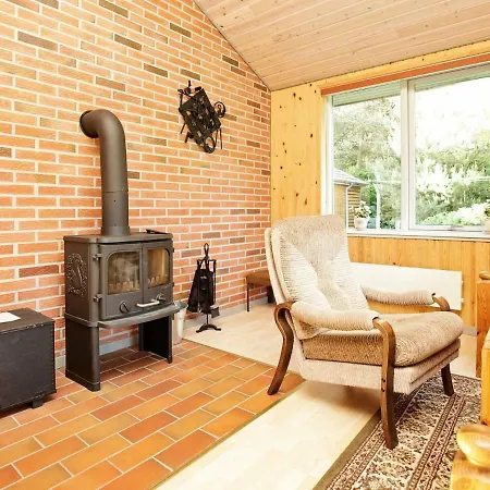 Three-bedroom Holiday In By 1 Casa de Férias Ans